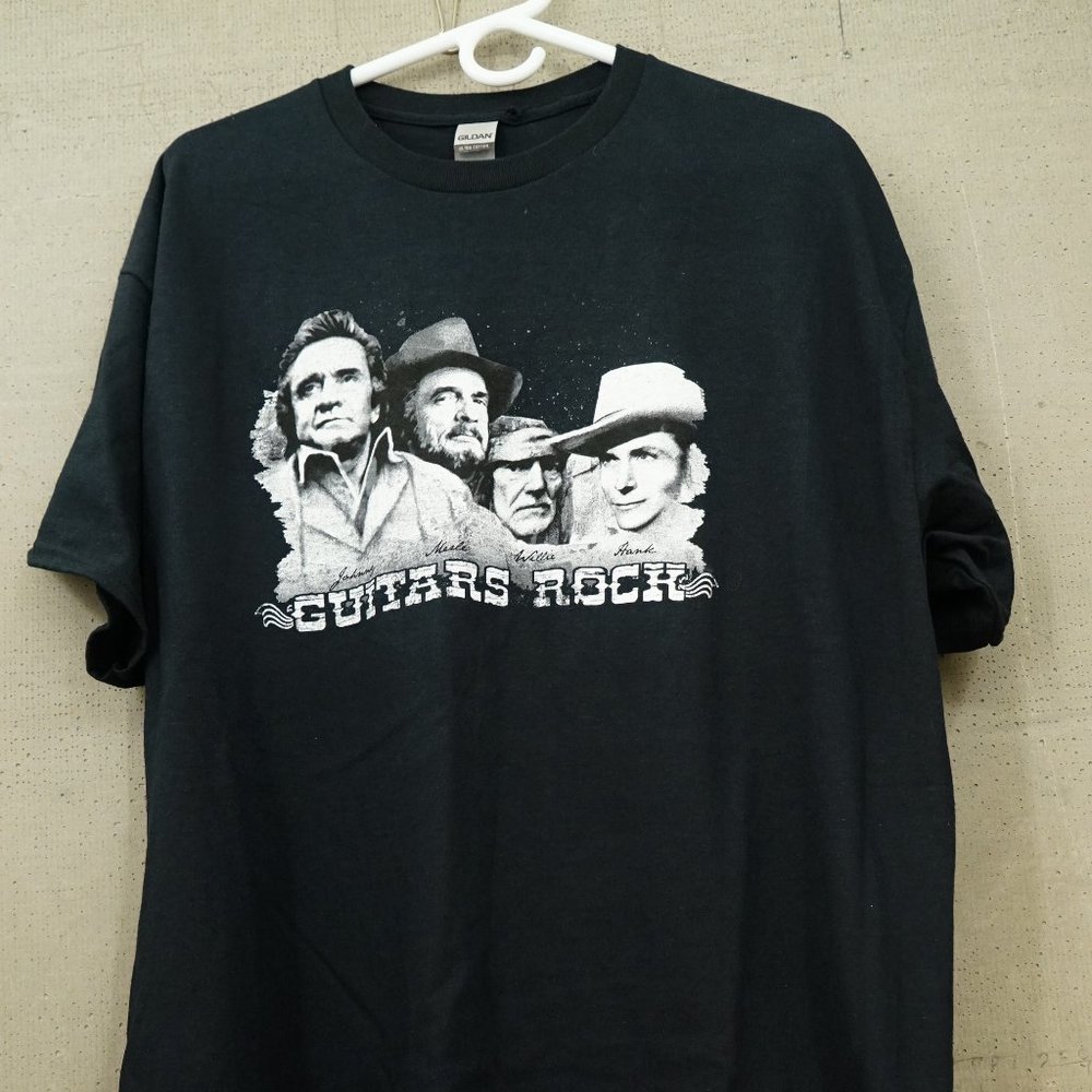 NWOT Gildan Black Cotton XL Mens Tshirt Guitars Rock Johnny Cash Willie Nelson
